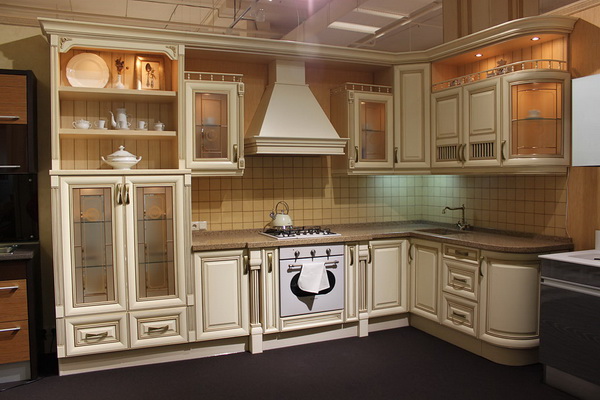 Гарнитур модульной кухонной филенчатой мебели Монако