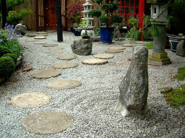 Дорожки в японском саду камней