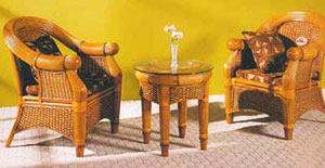 Обтекаемая, с плавными обводами плетеная мебель отлично вписывается в интерьер и свидетельствует о хорошем вкусе владельцев